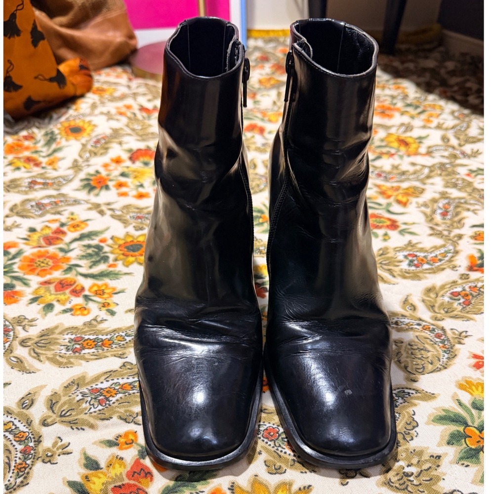 Vintage 90s square toe Via Spiga shiny black leather ankle boots - size 8